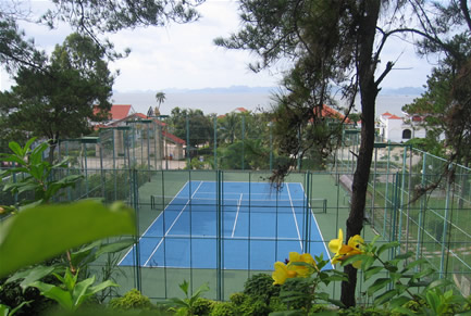 Sân Tenis - Khách Sạn Sài Gòn Hạ Long - Công Ty CP Du Lịch Khách Sạn Sài Gòn Hạ Long